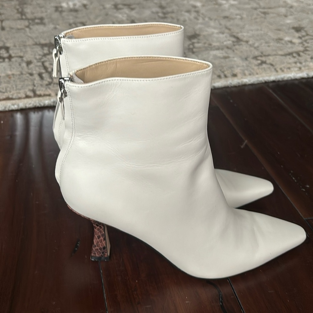 Women’s white booties size 8